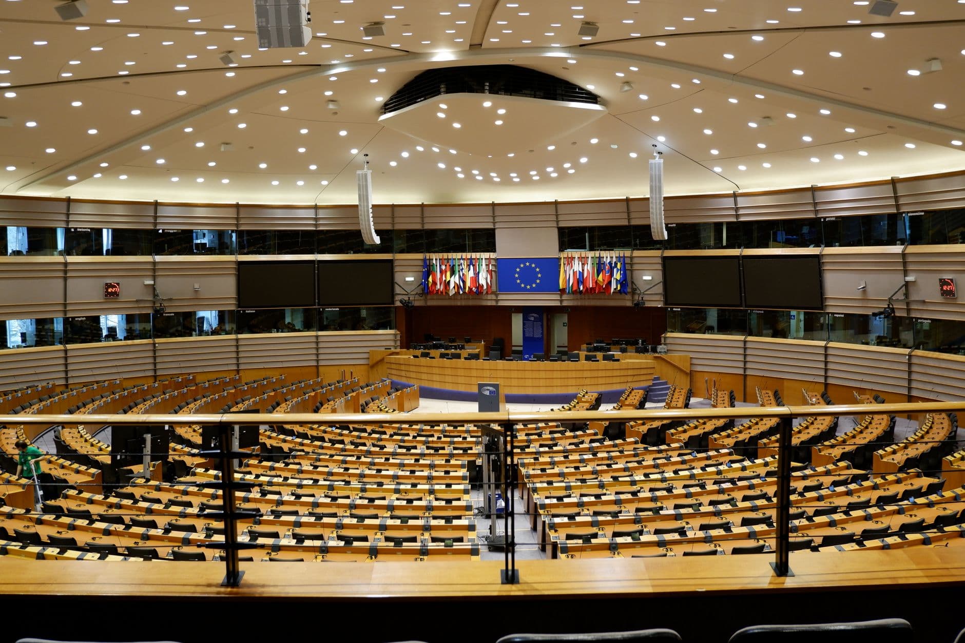 O que a lei europeia de IA cobra de quem está no Brasil
